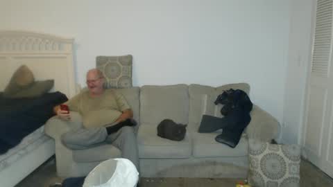 Snapshot of casinocam chatting on 02/22/25, 01:55 CasinoCam online show from 02/22/25, 01:55