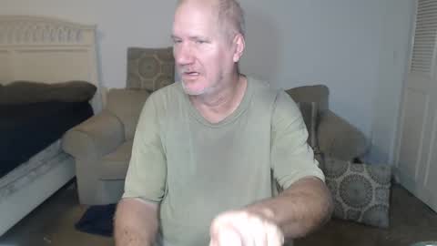 Snapshot of casinocam chatting on 02/23/25, 02:40 CasinoCam online show from 02/23/25, 02:40