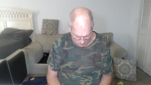 Snapshot of casinocam chatting on 02/26/25, 02:25 CasinoCam online show from 02/26/25, 02:25