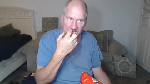 Snapshot of casinocam chatting on 03/01/25, 04:15 CasinoCam online show from 03/01/25, 04:15