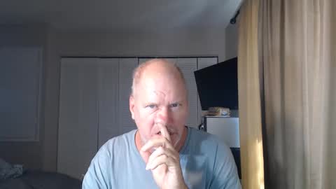 Snapshot of casinocam chatting on 09/13/25, 07:46 CasinoCam online show from 09/13/25, 07:46