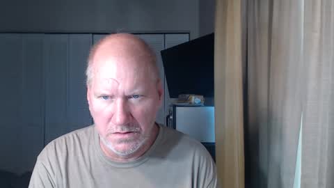 Snapshot of casinocam chatting on 09/14/25, 02:05 CasinoCam online show from 09/14/25, 02:05