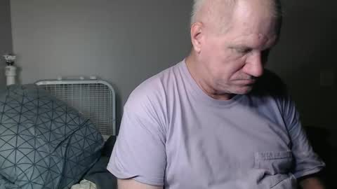 Snapshot of casinocam chatting on 09/15/25, 02:11 CasinoCam online show from 09/15/25, 02:11