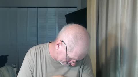 Snapshot of casinocam chatting on 09/16/25, 03:24 CasinoCam online show from 09/16/25, 03:24
