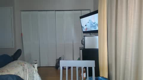 Snapshot of casinocam chatting on 09/19/25, 04:40 CasinoCam online show from 09/19/25, 04:40