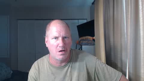 Snapshot of casinocam chatting on 09/22/25, 06:54 CasinoCam online show from 09/22/25, 06:54