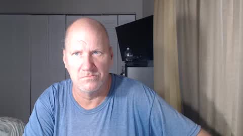 Snapshot of casinocam chatting on 10/13/25, 05:57 CasinoCam online show from 10/13/25, 05:57