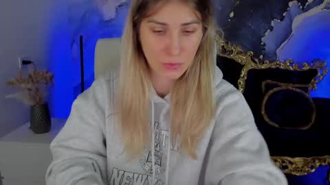 Snapshot of cassandragood chatting on 02/11/25, 07:54 Lena online show from 02/11/25, 07:54