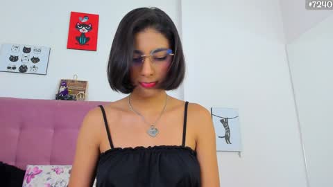Snapshot of casseydagger chatting on 01/08/25, 01:42 CASSEY online show from 01/08/25, 01:42