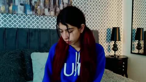 Snapshot of cassie_bloom chatting on 09/23/25, 03:53 cassie_bloom online show from 09/23/25, 03:53