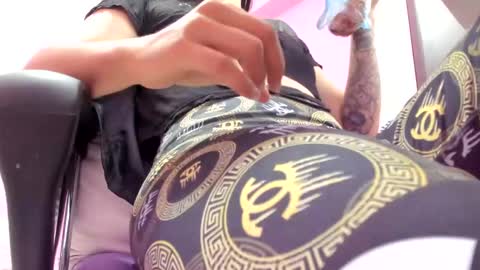 Snapshot of cassie_doll_squirt chatting on 12/11/24, 12:12 cassie online show from 12/11/24, 12:12