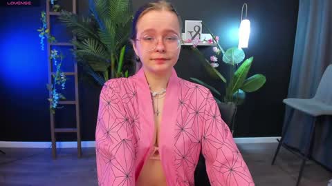 Snapshot of cassiecool chatting on 01/15/25, 08:37 assie online show from 01/15/25, 08:37