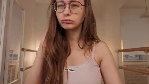 Snapshot of cassiecool chatting on 10/16/25, 12:17 assie online show from 10/16/25, 12:17