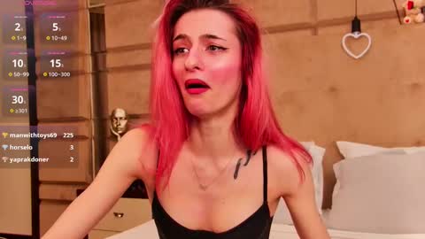 Snapshot of cassiefoxx_ chatting on 03/06/25, 01:37 Cassie online show from 03/06/25, 01:37