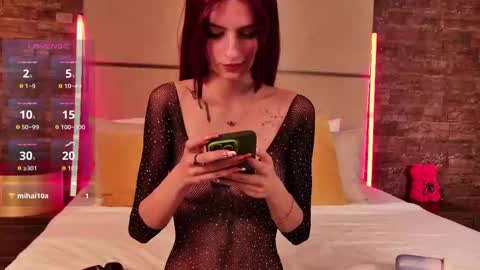 Snapshot of cassiefoxx_ chatting on 09/23/25, 06:33 Cassie online show from 09/23/25, 06:33