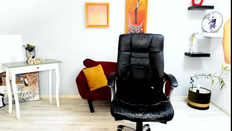 Snapshot of cassiejonas chatting on 12/12/24, 10:45 CassieJonas online show from 12/12/24, 10:45