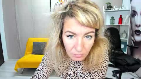 Snapshot of cassiejonas chatting on 10/14/25, 03:18 CassieJonas online show from 10/14/25, 03:18