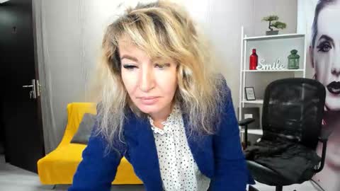 Snapshot of cassiejonas chatting on 10/22/25, 02:45 CassieJonas online show from 10/22/25, 02:45