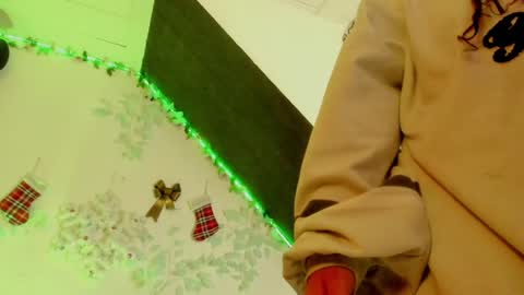 Snapshot of cata_greenn chatting on 12/13/24, 11:28 Cata green model independient online show from 12/13/24, 11:28