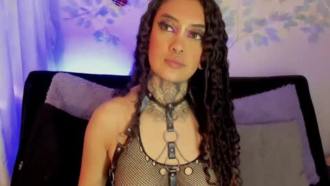 Snapshot of cata_greenn chatting on 12/19/24, 09:49 Cata green model independient online show from 12/19/24, 09:49