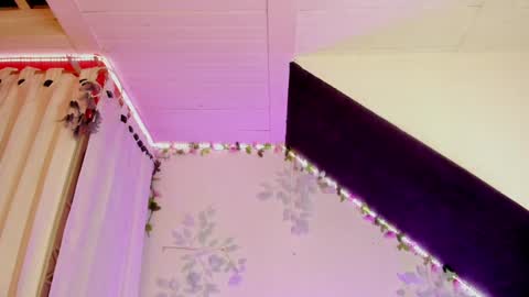 Snapshot of cata_greenn chatting on 01/19/25, 12:06 Cata green model independient online show from 01/19/25, 12:06