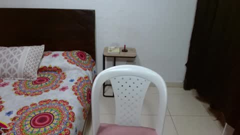 Snapshot of cataleya_ardiente1 chatting on 12/18/24, 08:53 isabel online show from 12/18/24, 08:53
