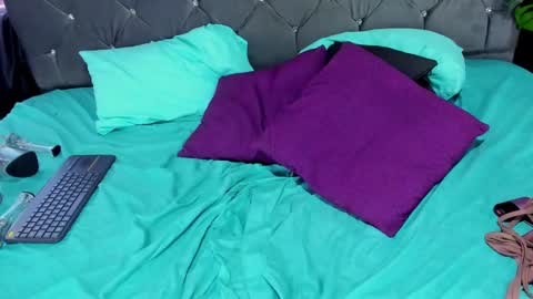 Snapshot of cataleya_divine chatting on 01/16/25, 02:08 Cata Prins online show from 01/16/25, 02:08