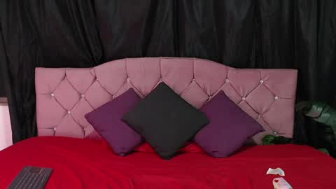 Snapshot of cataleya_divine chatting on 09/18/25, 11:01 Cata Prins online show from 09/18/25, 11:01