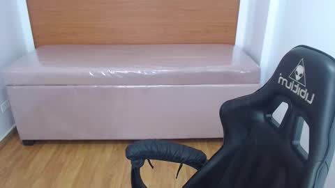 catalina25_t online show from 10/13/25, 08:42