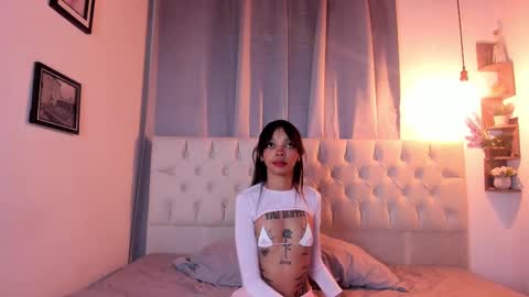 Snapshot of catalina_llanos chatting on 02/14/25, 01:40 Catalina 3 online show from 02/14/25, 01:40
