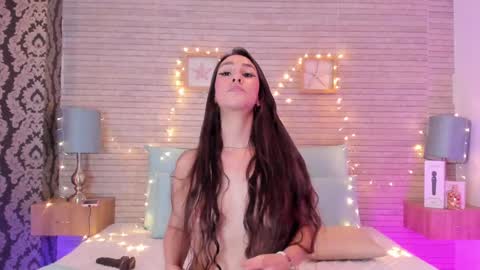 Snapshot of catalinnathompson chatting on 12/23/24, 06:27 CatalinnaThompson online show from 12/23/24, 06:27