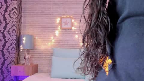Snapshot of catalinnathompson chatting on 12/29/24, 12:01 CatalinnaThompson online show from 12/29/24, 12:01