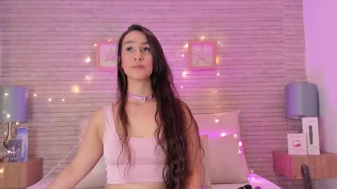 Snapshot of catalinnathompson chatting on 03/07/25, 03:07 CatalinnaThompson online show from 03/07/25, 03:07