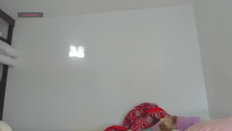 Snapshot of catbaby888_ chatting on 12/03/24, 01:54 online show from 12/03/24, 01:54