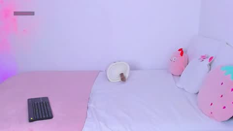 Snapshot of catbaby888_ chatting on 12/15/24, 12:18 online show from 12/15/24, 12:18