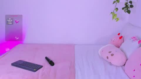 Snapshot of catbaby888_ chatting on 02/13/25, 12:35 online show from 02/13/25, 12:35