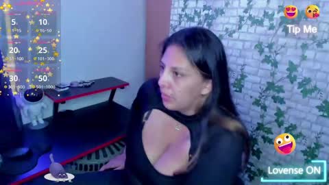  Mia   online show from 10/30/25, 12:01