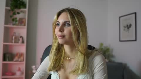 Snapshot of catecrago_ chatting on 02/17/25, 08:52 catecrago online show from 02/17/25, 08:52