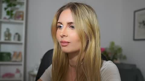 Snapshot of catecrago_ chatting on 03/08/25, 02:08 catecrago online show from 03/08/25, 02:08
