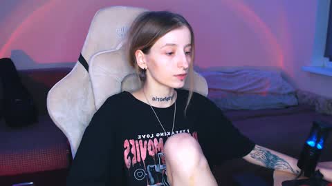 Snapshot of cath_dysphoria_ chatting on 01/12/25, 10:22 CATH online show from 01/12/25, 10:22