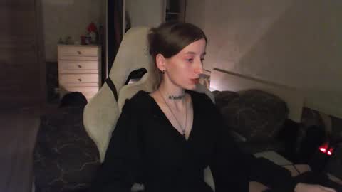 Snapshot of cath_dysphoria_ chatting on 10/03/25, 08:28 CATH online show from 10/03/25, 08:28