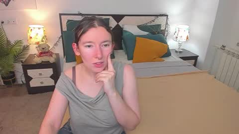 Catrin online show from 10/15/25, 08:14