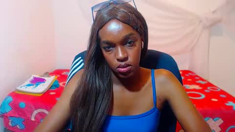 Snapshot of cathi_nahomi chatting on 10/21/25, 07:47 cathi_nahomi online show from 10/21/25, 07:47