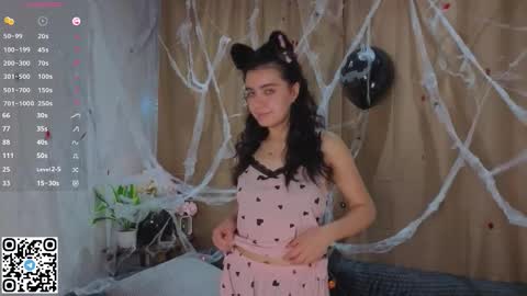 Monica online show from 11/02/25, 06:27