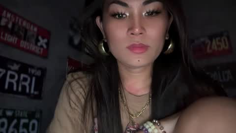 Snapshot of cathy_sanches chatting on 12/19/24, 01:40 cathy online show from 12/19/24, 01:40