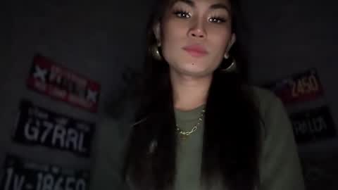 Snapshot of cathy_sanches chatting on 01/14/25, 01:17 cathy online show from 01/14/25, 01:17