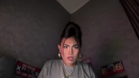 Snapshot of cathy_sanches chatting on 03/08/25, 11:37 cathy online show from 03/08/25, 11:37