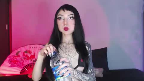 Snapshot of cati_petite chatting on 12/22/24, 01:45 Cati help me reach my goal of 100 thumbs up again 3 online show from 12/22/24, 01:45