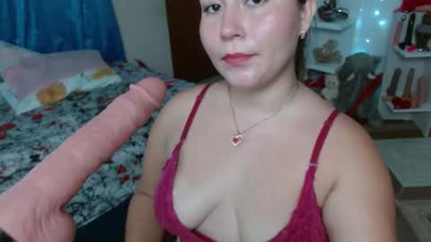 Snapshot of cattalin_luscious chatting on 02/13/25, 04:54 cattalina online show from 02/13/25, 04:54