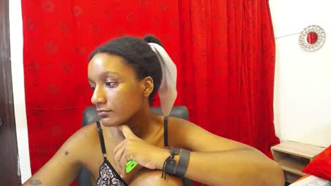 Snapshot of cattleya_hotgirl chatting on 01/15/25, 05:26 Cattleya online show from 01/15/25, 05:26